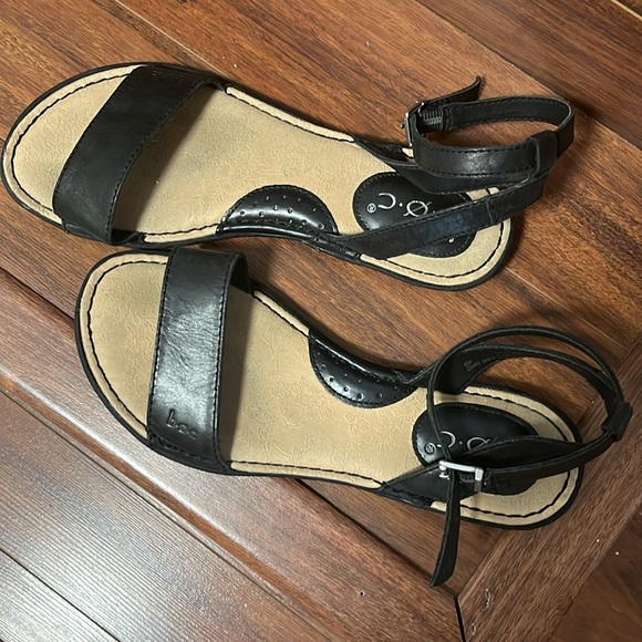 b.o.c. Sandals - Picture 2 of 4